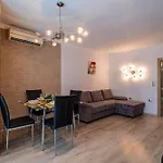 Deluxe With 2 Bedroom In Center 瓦爾納