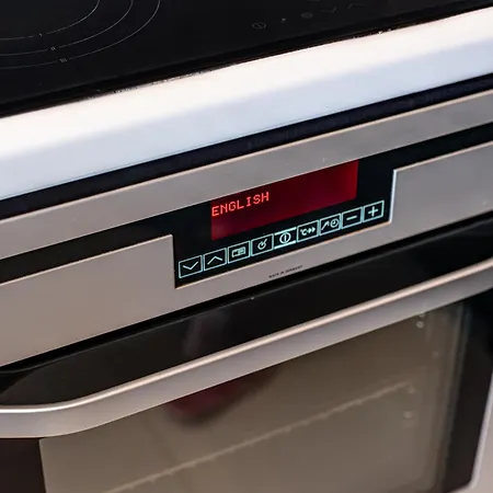 Deluxe With 2 Bedroom In Center *