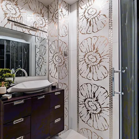 Apartment Deluxe With 2 Bedroom In Center