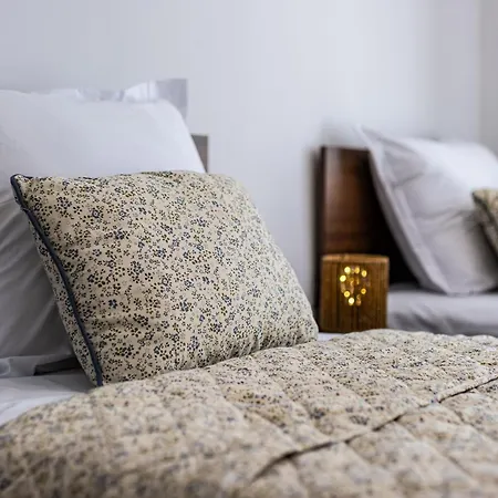 Deluxe With 2 Bedroom In Center Apartment Warna