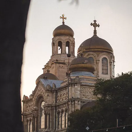 Deluxe With 2 Bedroom In Center Apartment Warna