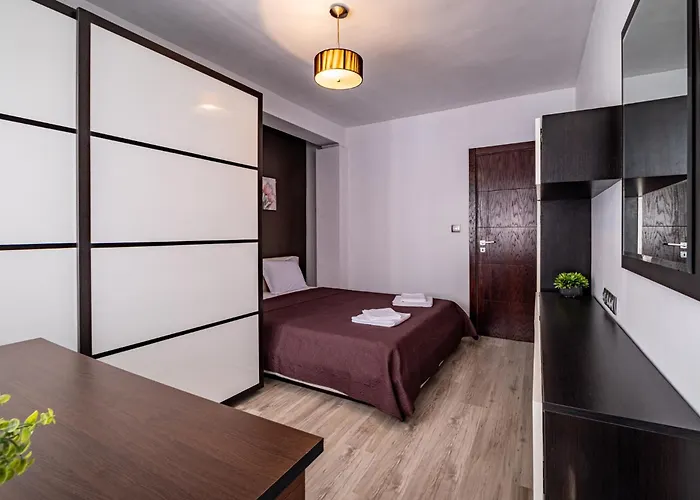 Deluxe With 2 Bedroom In Center Apartament Varna