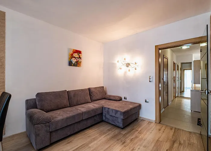 Deluxe With 2 Bedroom In Center Varna