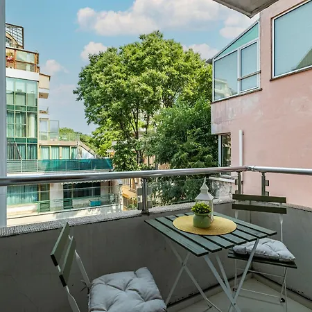 Deluxe With 2 Bedroom In Center Apartmán Varna