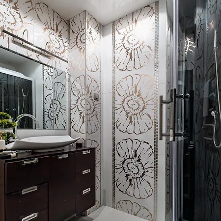 Deluxe With 2 Bedroom In Center Апартаменты *