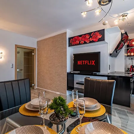 Deluxe With 2 Bedroom In Center Varna