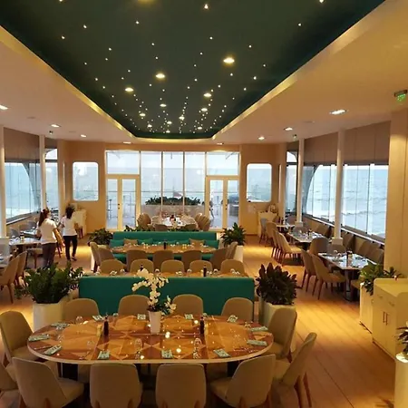 Deluxe With 2 Bedroom In Center Apartament Varna