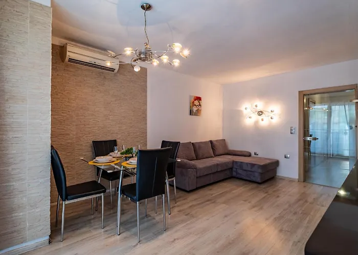 Deluxe With 2 Bedroom In Center Varna