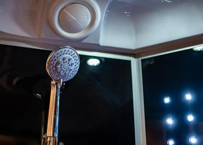 Deluxe With 2 Bedroom In Center Varna