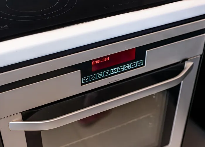 Deluxe With 2 Bedroom In Center *