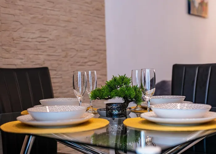 Deluxe With 2 Bedroom In Center