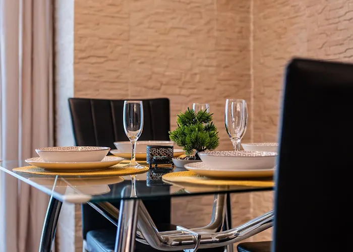 Deluxe With 2 Bedroom In Center Apartmán