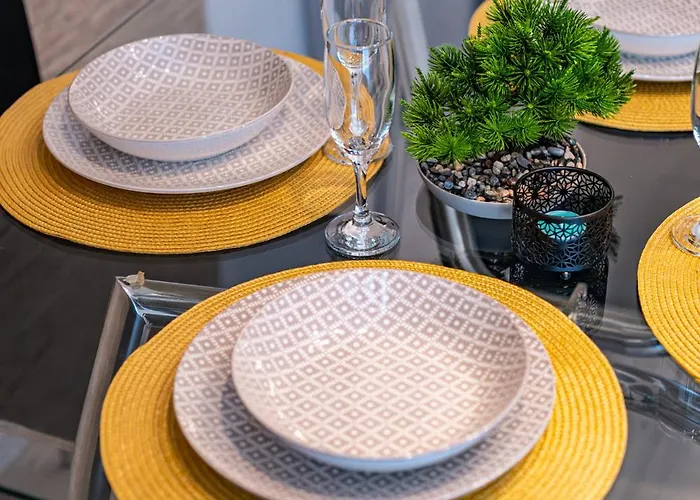 Deluxe With 2 Bedroom In Center *