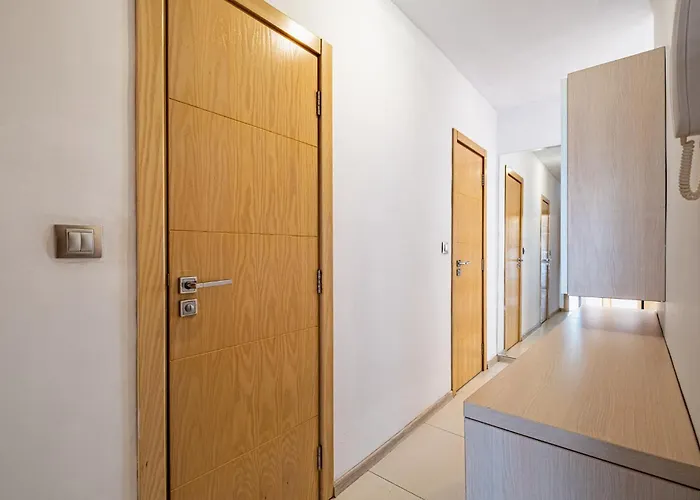 Deluxe With 2 Bedroom In Center * Varna